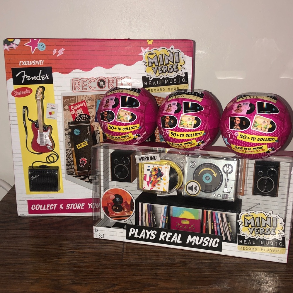 MGA’s mini verse real music record shop record player vinyl new